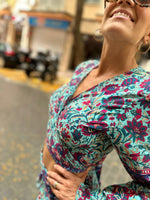 Cargar imagen en el visor de la galería, Conjunto Lola de Seda Turquesa y Fucsia
