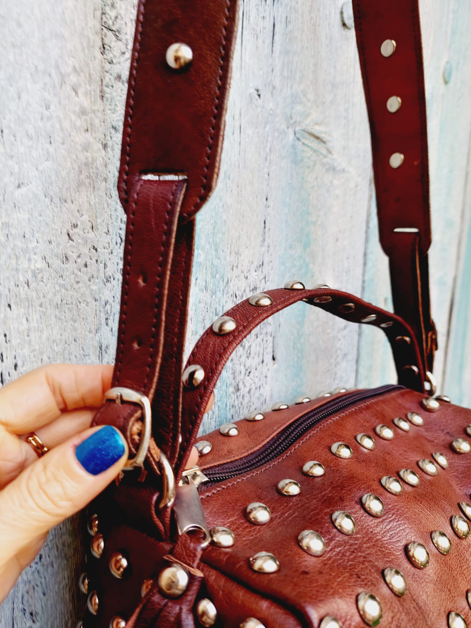 Bolso Bandolera con Tachuelas