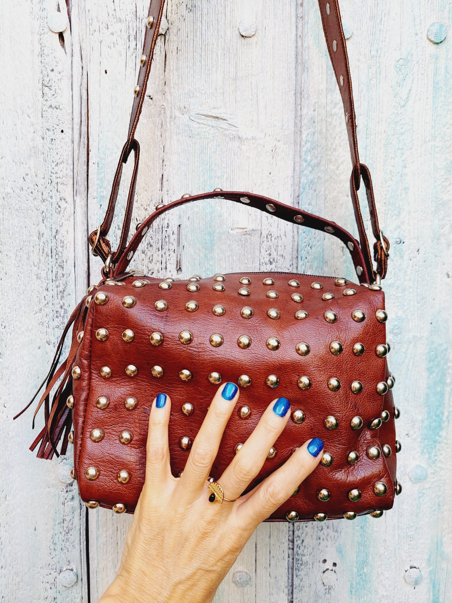 Bolso Bandolera con Tachuelas