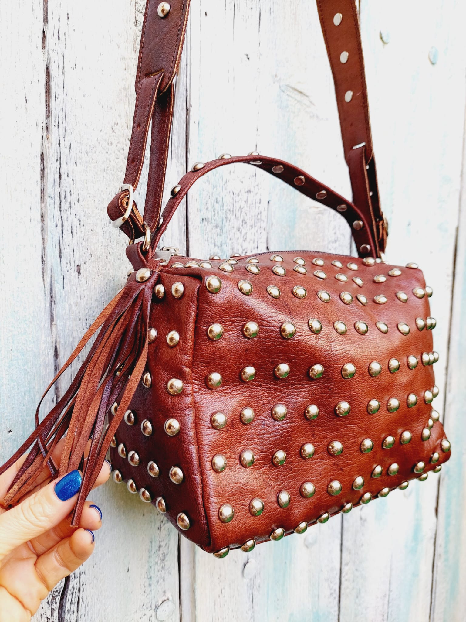 Bolso Bandolera con Tachuelas