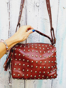 Bolso Bandolera con Tachuelas