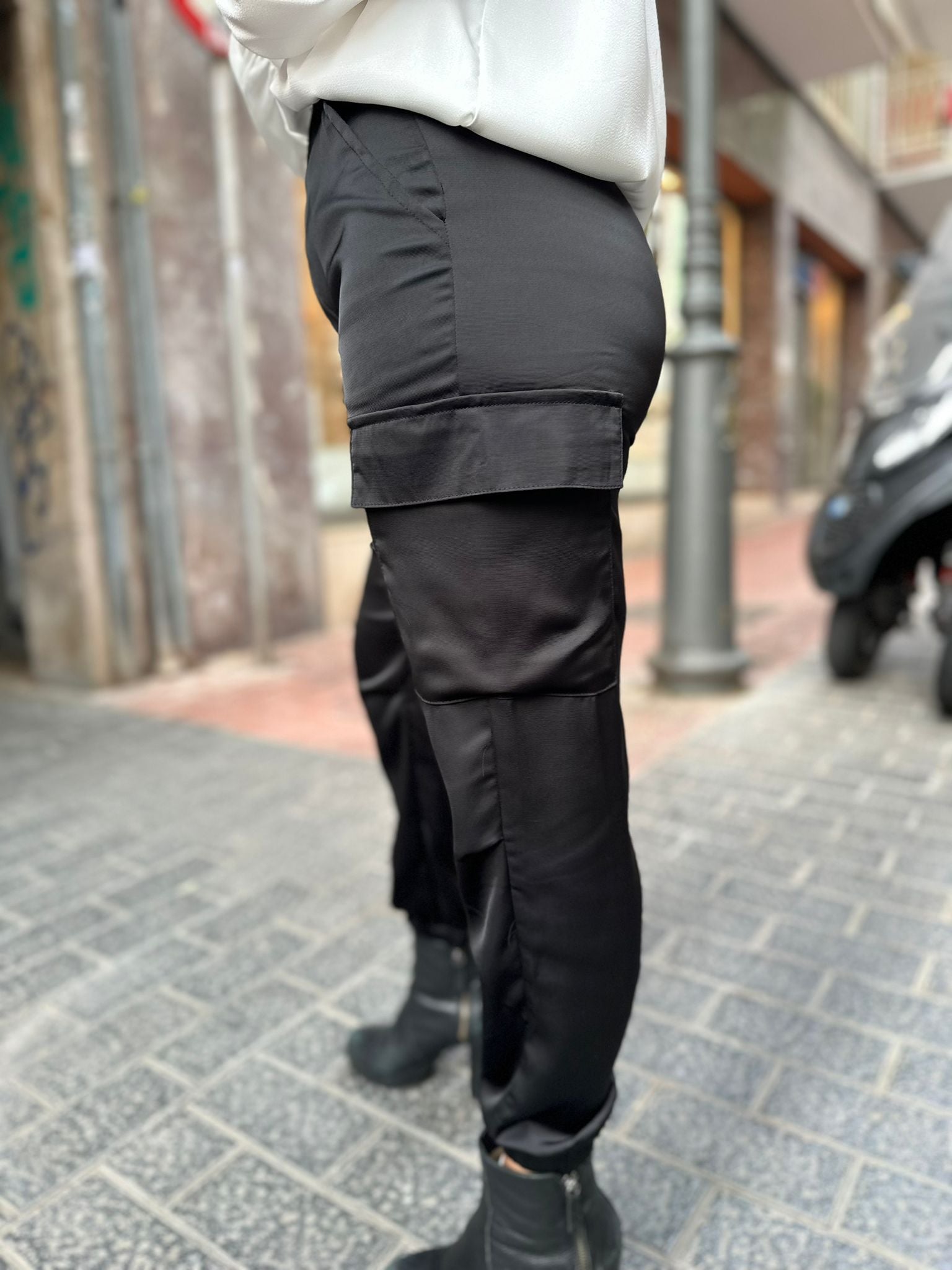 Pantalón Cargo Negro