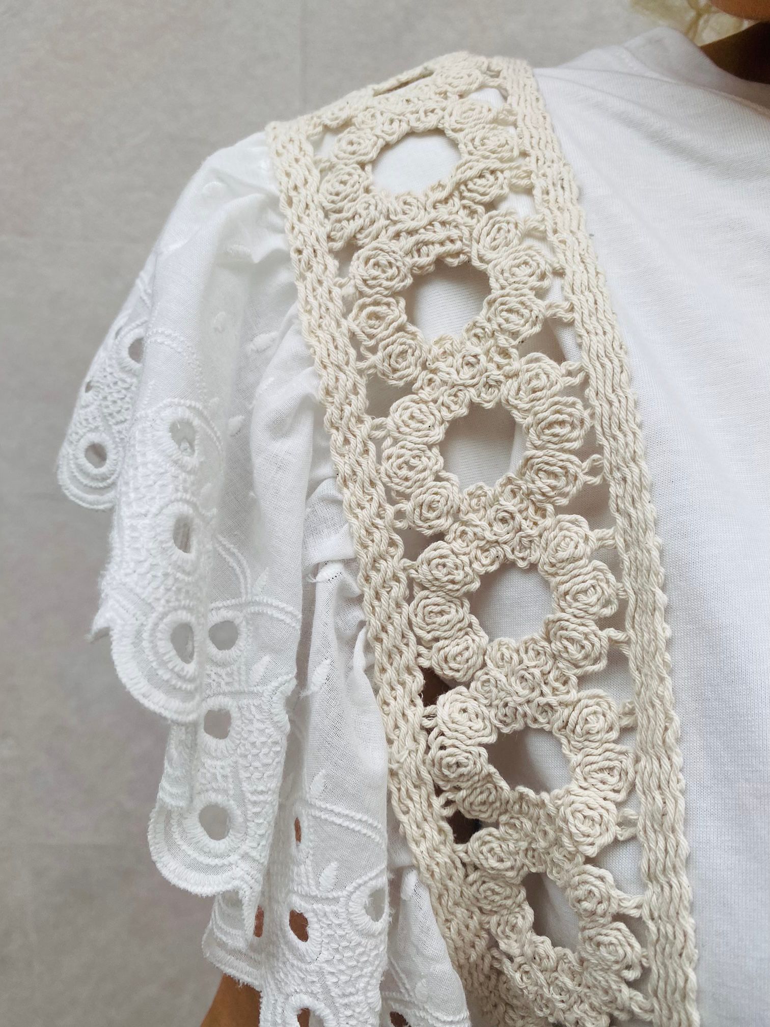 Camiseta Boho Crochet