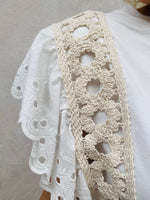Cargar imagen en el visor de la galería, Camiseta Boho Crochet
