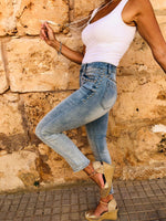 Cargar imagen en el visor de la galería, Pantalón Vaquero con Tachas
