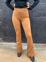Cargar imagen en el visor de la galería, Leggins Campana Camel
