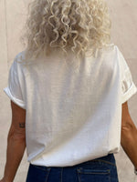 Cargar imagen en el visor de la galería, Camiseta Blanca Rayo Fucsia
