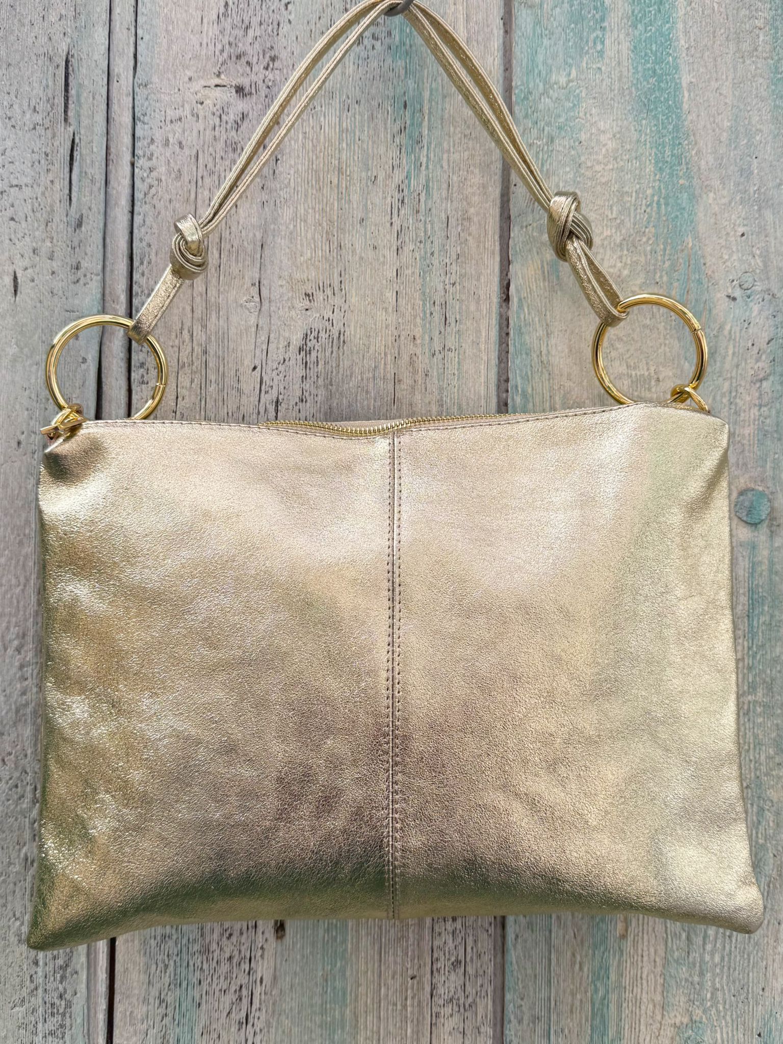 WhatsApp Image 2026 03 28 at 12.50.18 Bolso de Piel Mila Dorado - Imagen 4